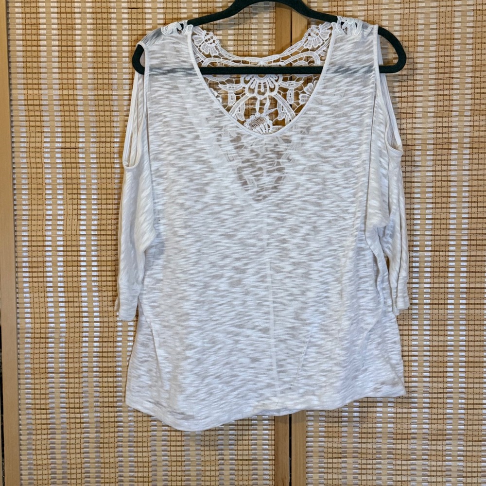 Bobbie Brooks Plus Size 1X White Cold Shoulder Crochet Lace Back Slub Knit Top